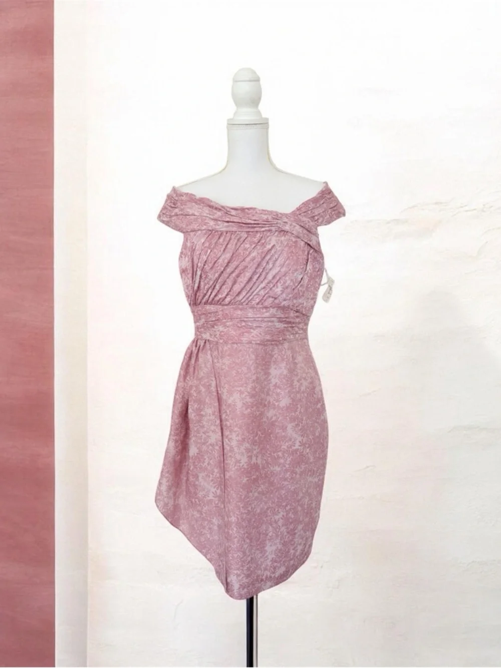 Kay Unger New York Off-the-Shoulder Pleated Floral Jacquard Dress - Pink Size 12 - Picture 2 of 16